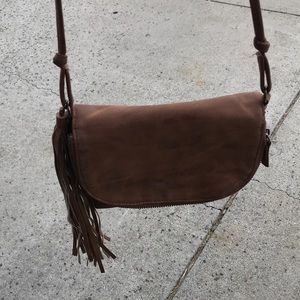 Really cute brown shoulder bag!